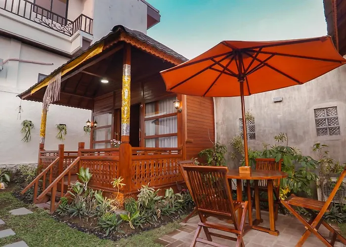 Orange Wooden Habitación en casa particular Jimbaran