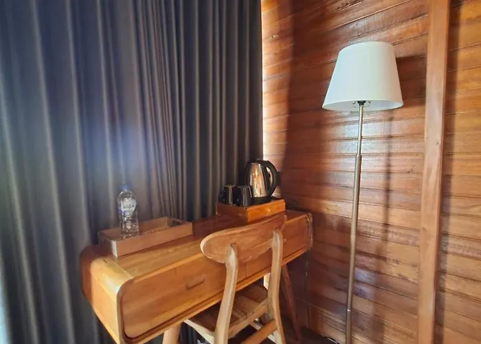 Orange Wooden Habitación en casa particular Jimbaran